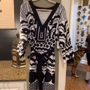 V-Neck Black & White Eloquii Dress w/Bell Sleeves